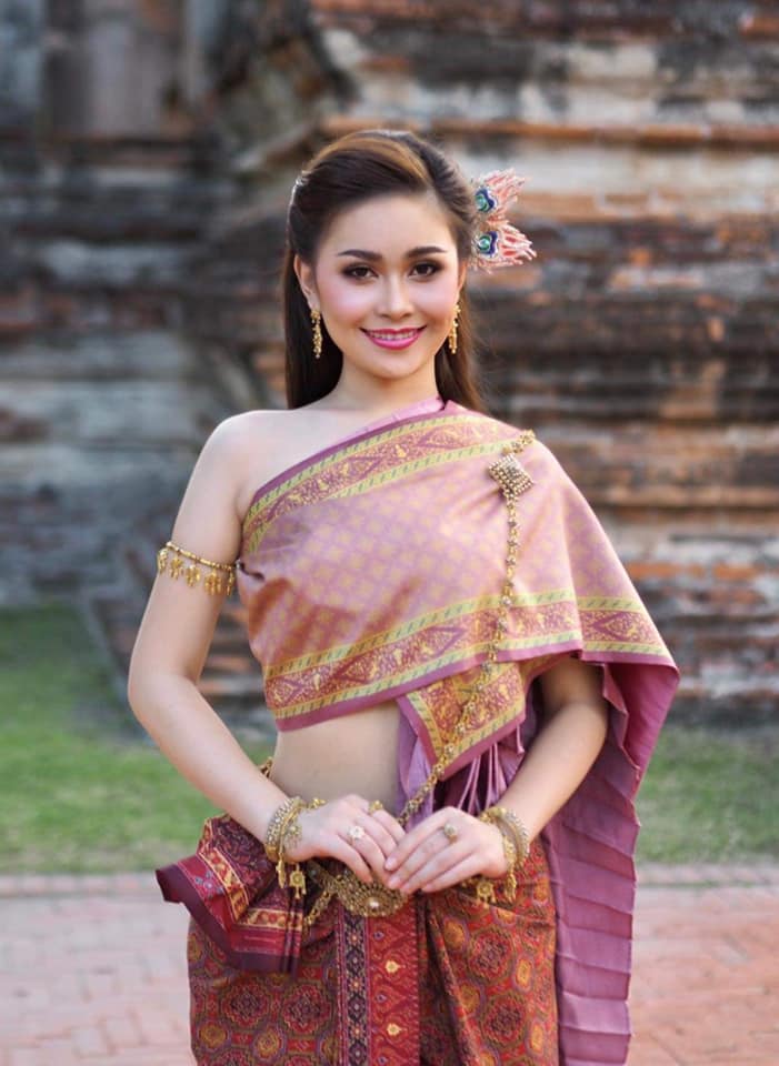 Thai Dress: ชุดไทย ผ้าลายอย่าง | Thailand