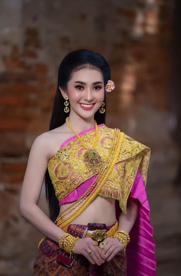 Thai Dress: ชุดไทย ผ้าลายอย่าง | Thailand