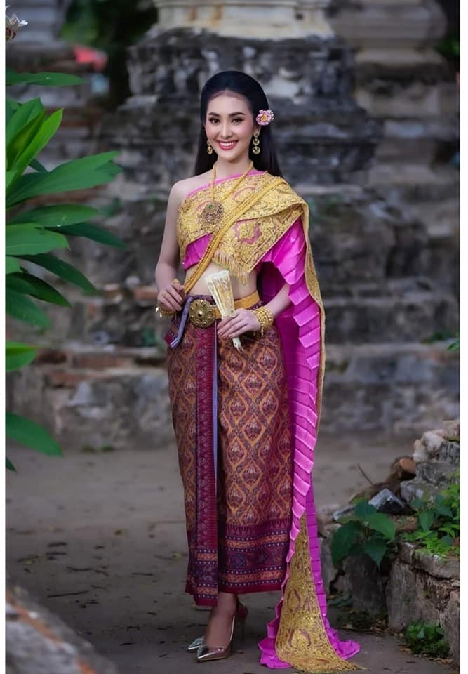 Thai Dress: ชุดไทย ผ้าลายอย่าง | Thailand