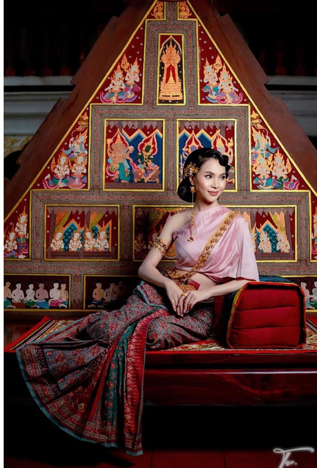 Thai Dress: ชุดไทย ผ้าลายอย่าง | Thailand