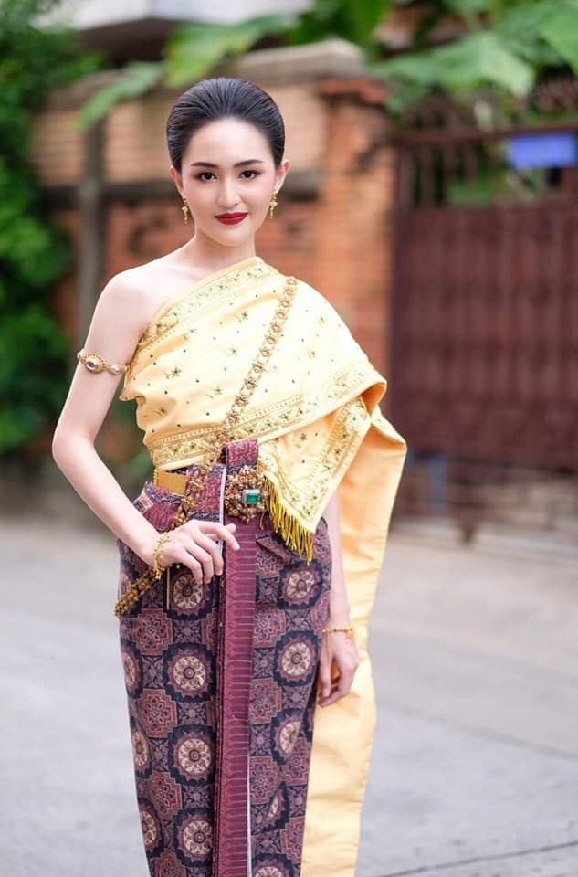 Thai Dress: ชุดไทย ผ้าลายอย่าง | Thailand