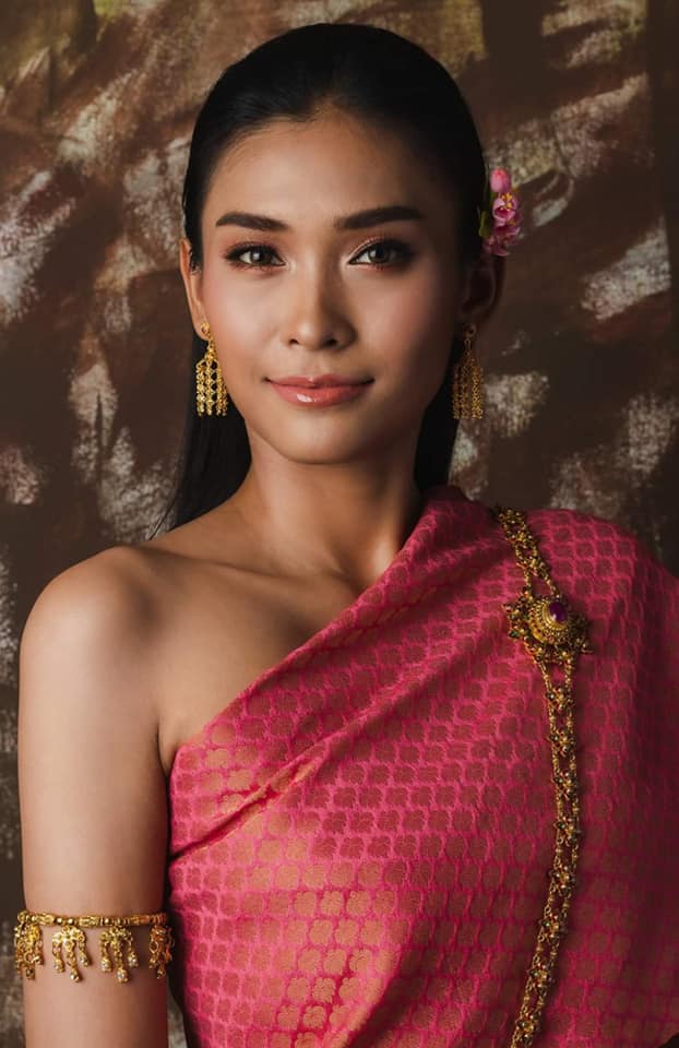 Thai Dress: ชุดไทย ผ้าลายอย่าง | Thailand