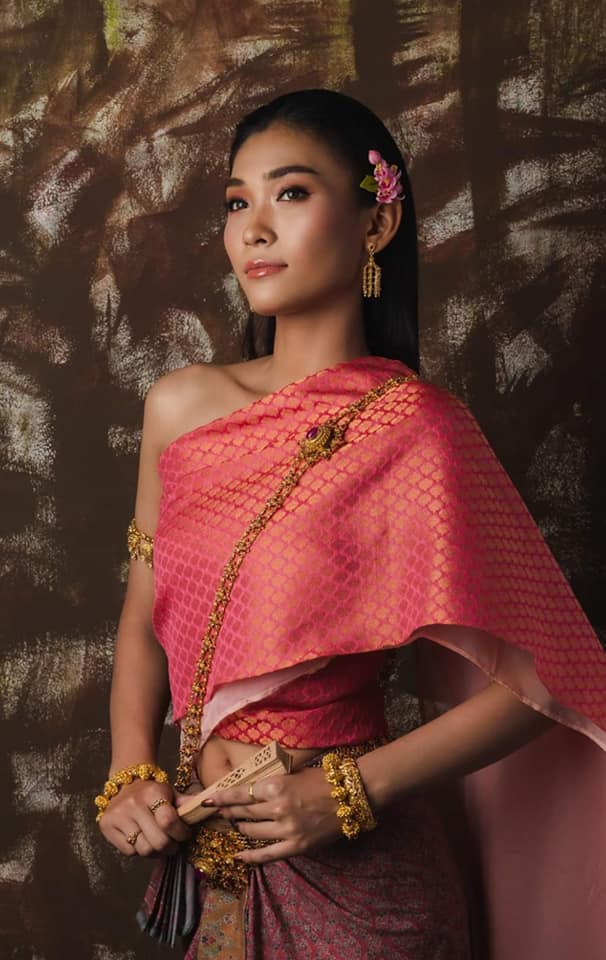 Thai Dress: ชุดไทย ผ้าลายอย่าง | Thailand