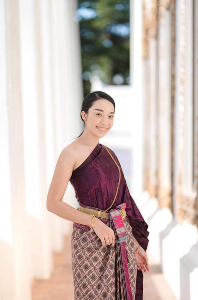 Thai Dress: ชุดไทย ผ้าลายอย่าง | Thailand