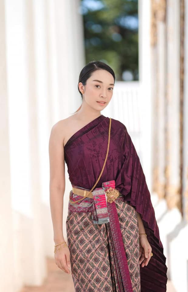 Thai Dress: ชุดไทย ผ้าลายอย่าง | Thailand