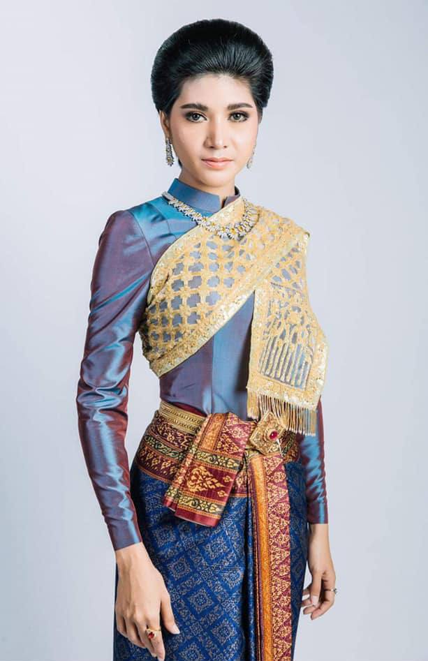 Thai Dress: ชุดไทย ผ้าลายอย่าง | Thailand