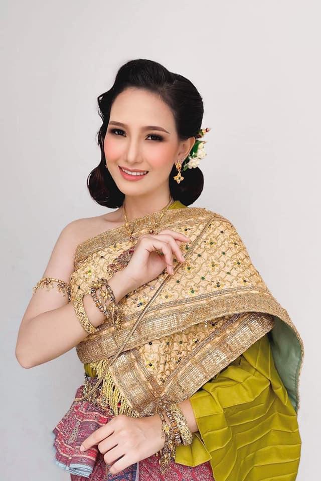 Thai Dress: ชุดไทย ผ้าลายอย่าง | Thailand 🇹🇭