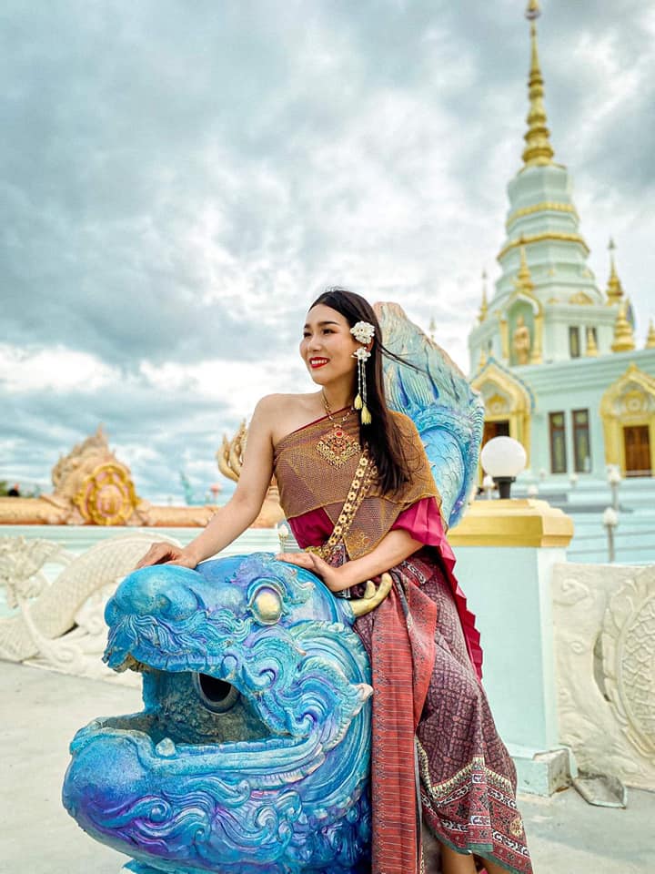 Thai Dress: ชุดไทย ผ้าลายอย่าง | Thailand 🇹🇭