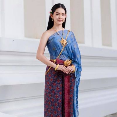 Thai Dress: ชุดไทย ผ้าลายอย่าง | Thailand 🇹🇭