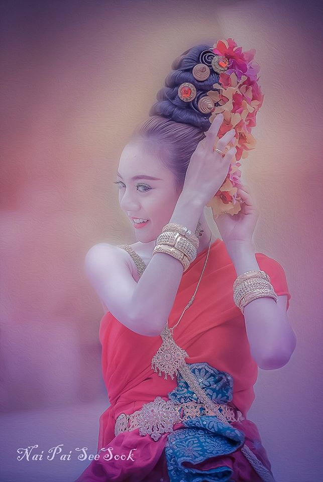 Thai Traditional Dress Portrait 🇹🇭