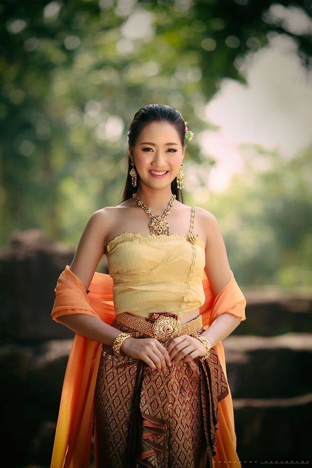 Thai Traditional Dress Portrait 🇹🇭