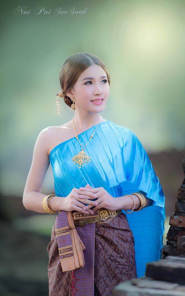 Thai Traditional Dress Portrait 🇹🇭