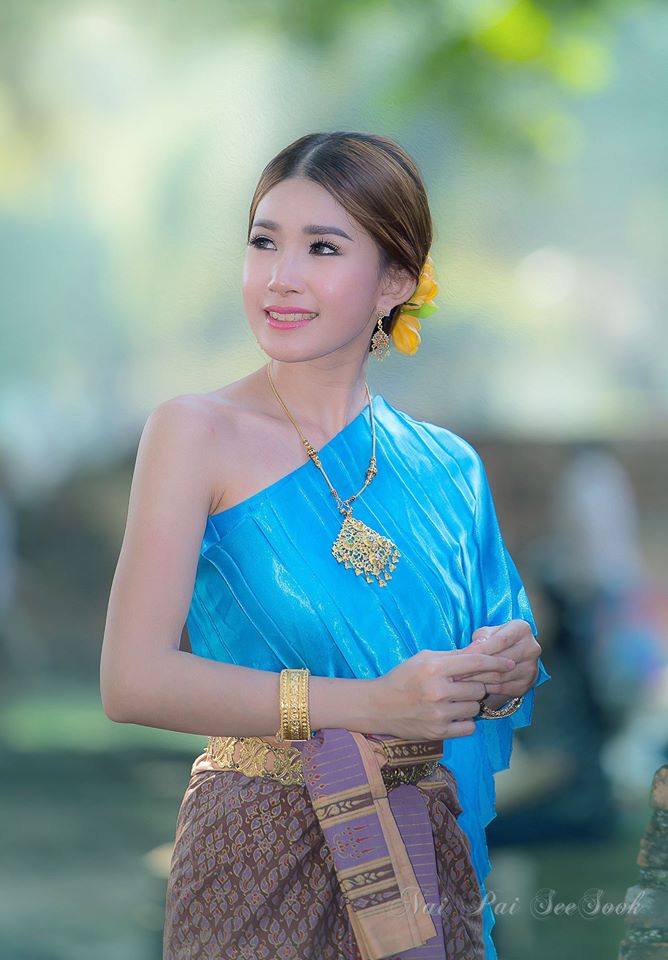 Thai Traditional Dress Portrait 🇹🇭