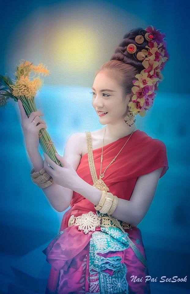 Thai Traditional Dress Portrait 🇹🇭