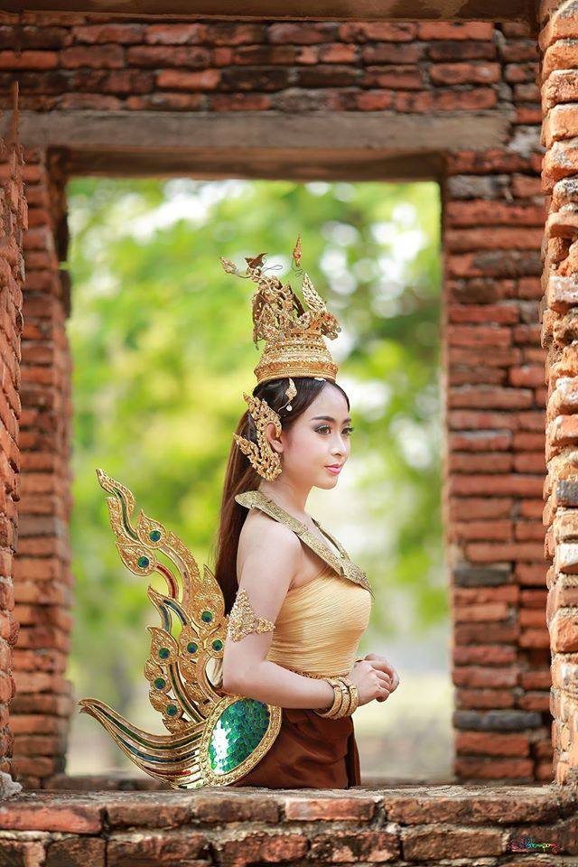 Thai Traditional Dress Portrait 🇹🇭