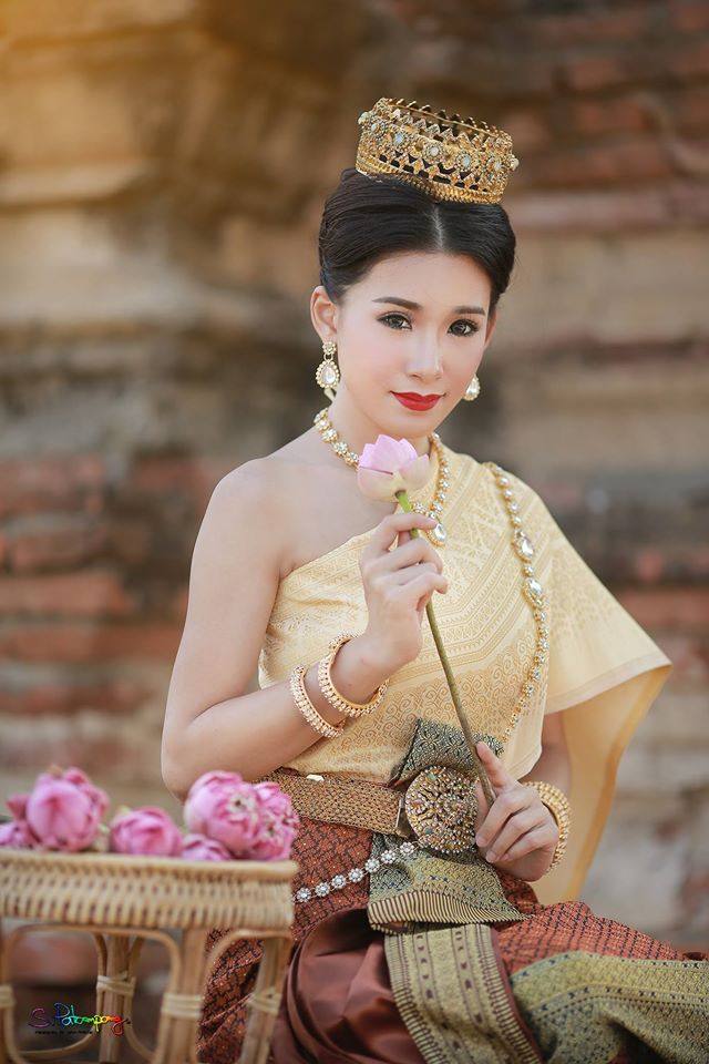 Thai Traditional Dress Portrait 🇹🇭