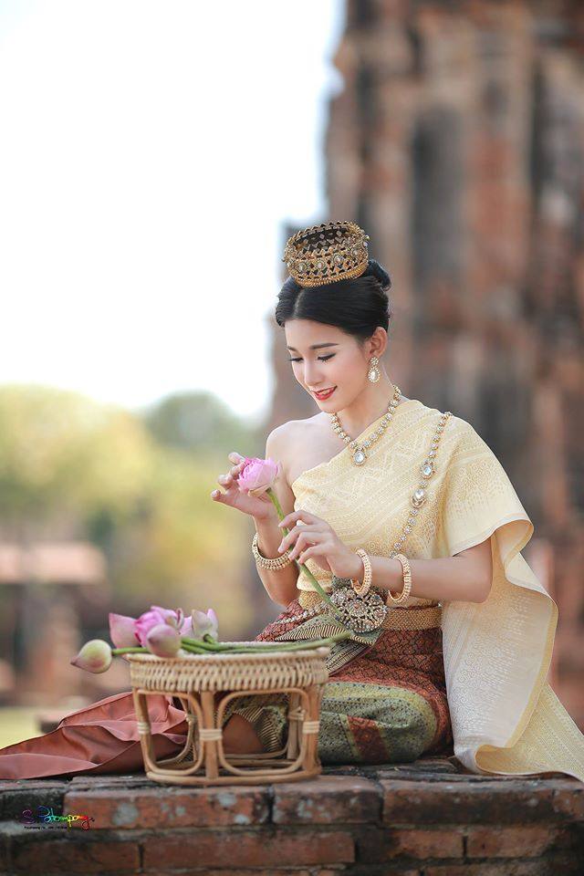 Thai Traditional Dress Portrait 🇹🇭