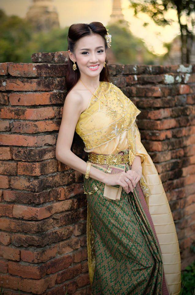 Thai Traditional Dress Portrait 🇹🇭