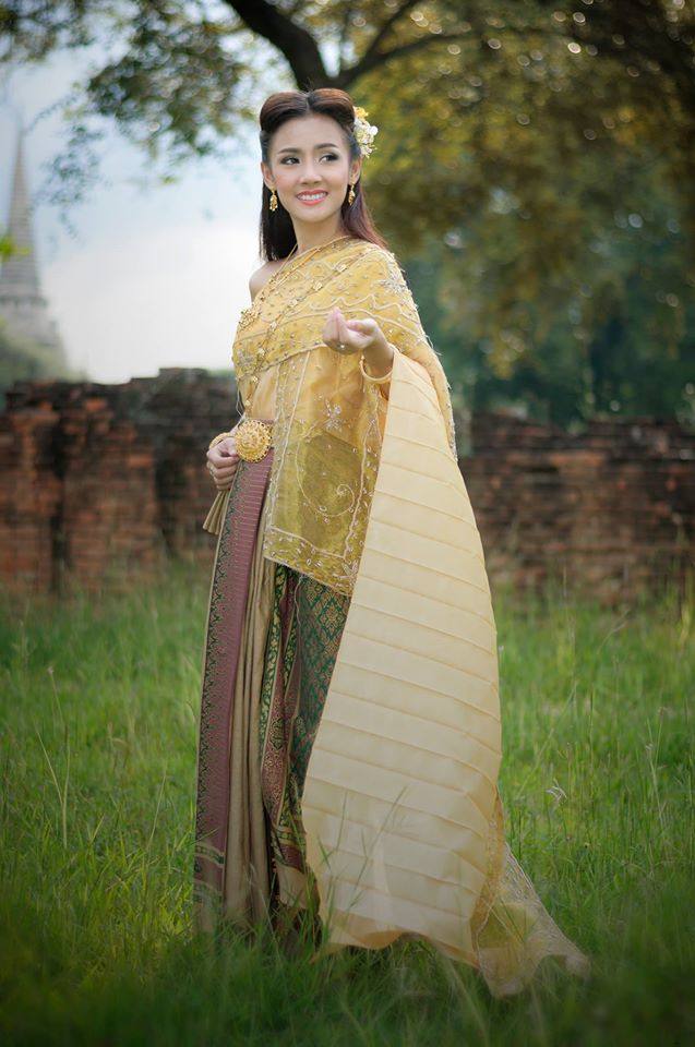 Thai Traditional Dress Portrait 🇹🇭