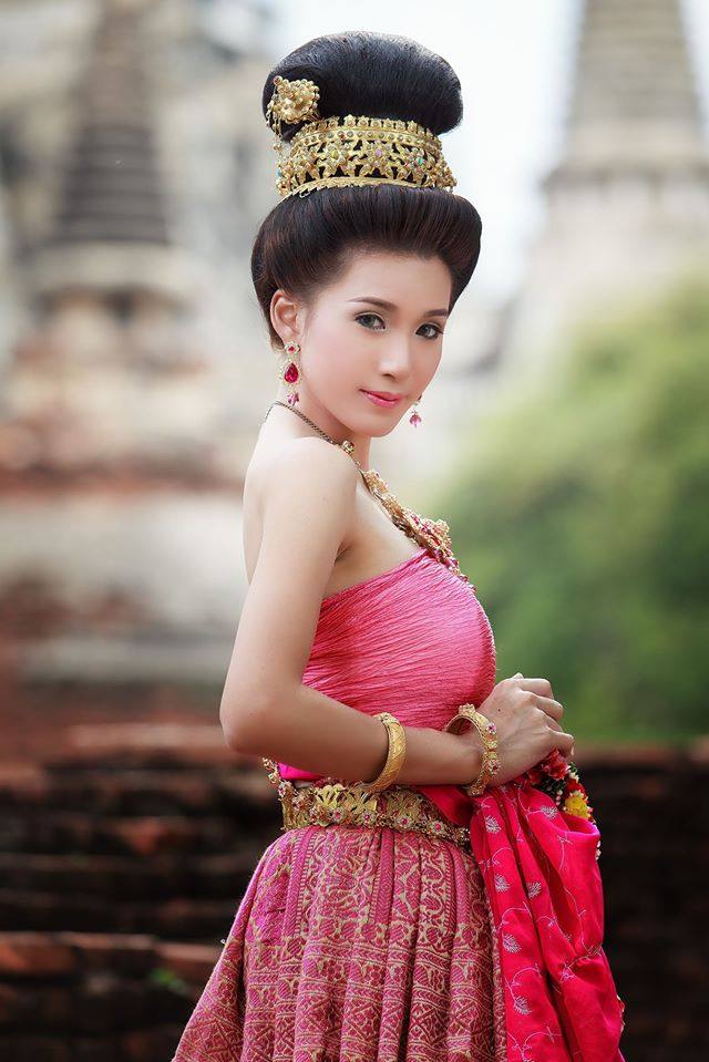 Thai Traditional Dress Portrait 🇹🇭