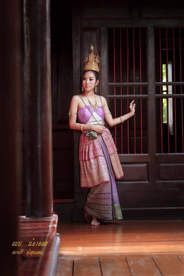 Thai Traditional Dress Portrait 🇹🇭