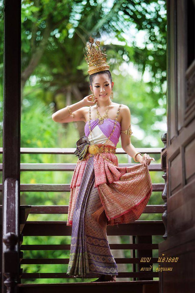 Thai Traditional Dress Portrait 🇹🇭