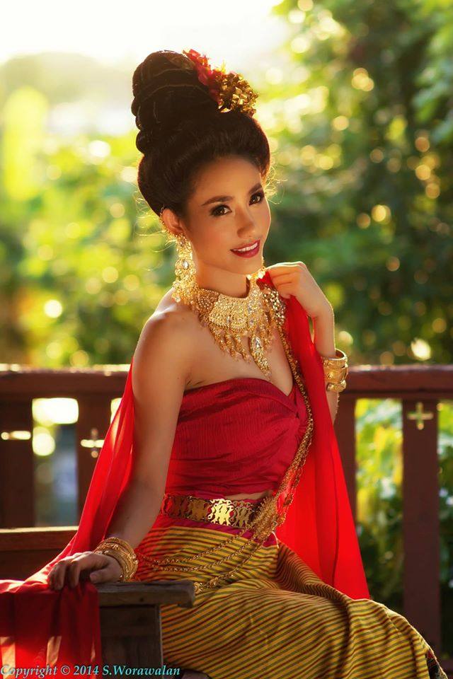 Thai Traditional Dress Portrait 🇹🇭