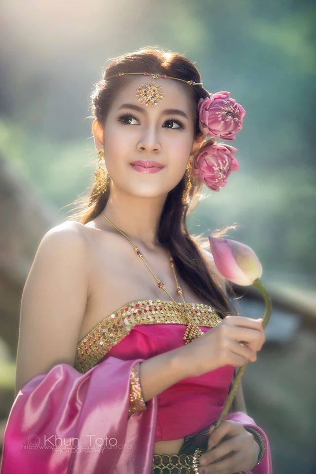 Thai Traditional Dress Portrait 🇹🇭