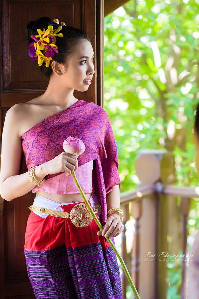 Thai Traditional Dress Portrait 🇹🇭