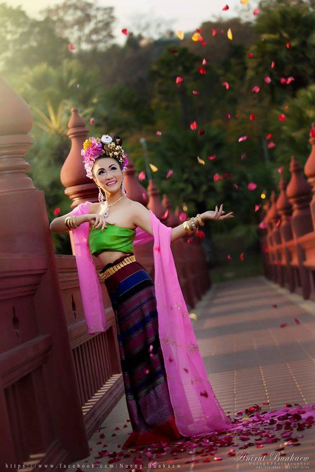 Thai Traditional Dress Portrait 🇹🇭