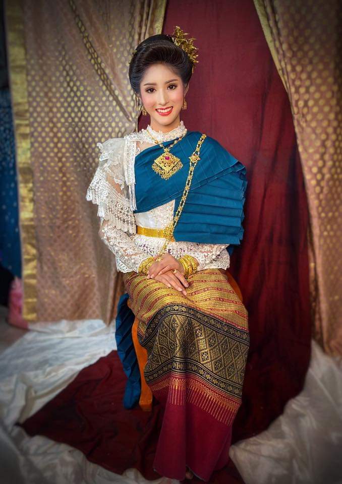 Thailand 🇹🇭 | Thai Traditional Dress