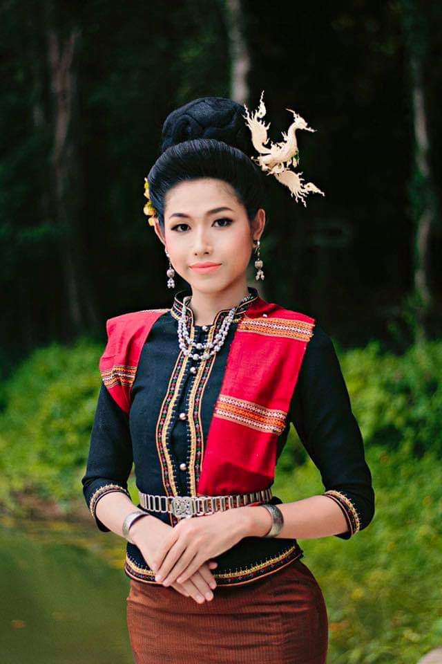 Thailand 🇹🇭 | Thai Traditional Dress