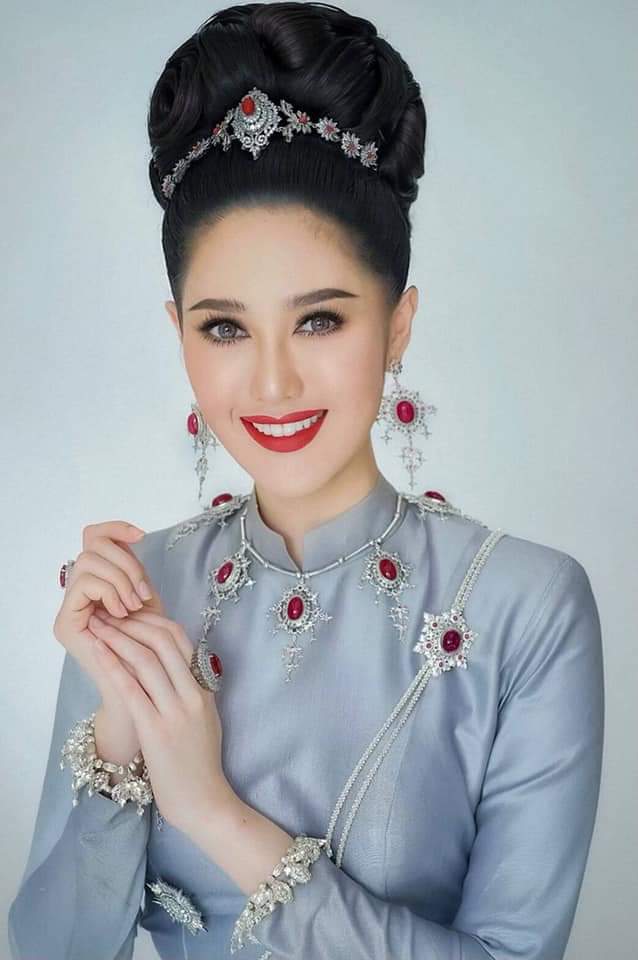 Thailand 🇹🇭 | Thai Traditional Dress