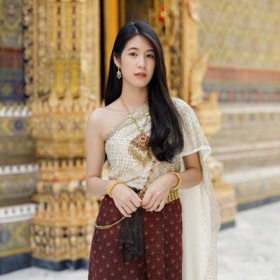 Thailand 🇹🇭 | Thai dress at Wat Ratchabophit