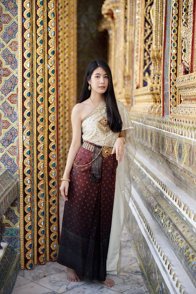 Thailand 🇹🇭 | Thai dress at Wat Ratchabophit