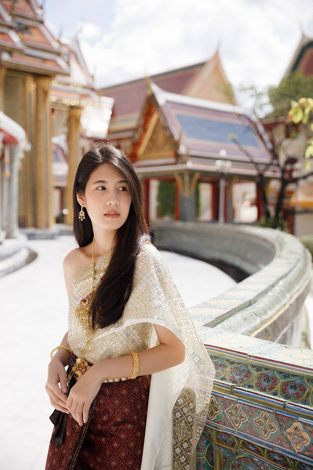 Thailand 🇹🇭 | Thai dress at Wat Ratchabophit