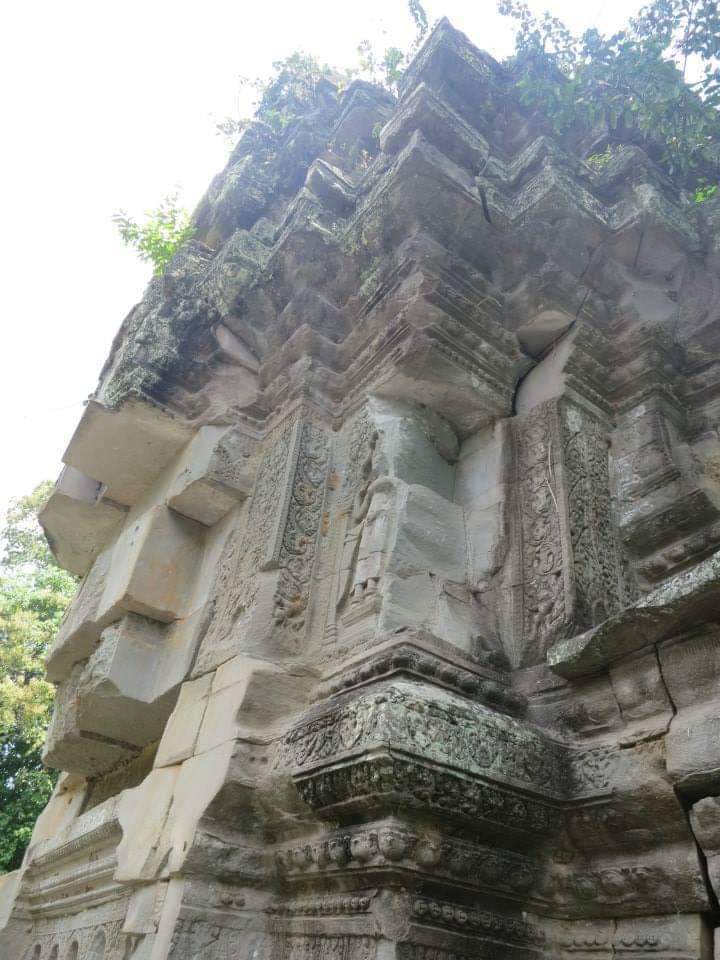 Cambodia's temples fell to looters