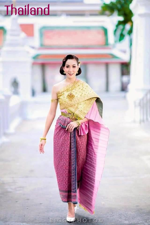 Thai Dress: ชุดไทย ผ้าลายอย่าง | Thailand 🇹🇭