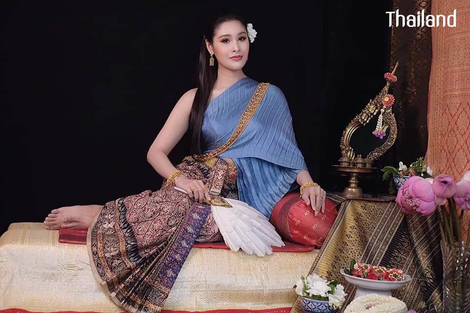 Thai Dress: ชุดไทย ผ้าลายอย่าง | Thailand 🇹🇭