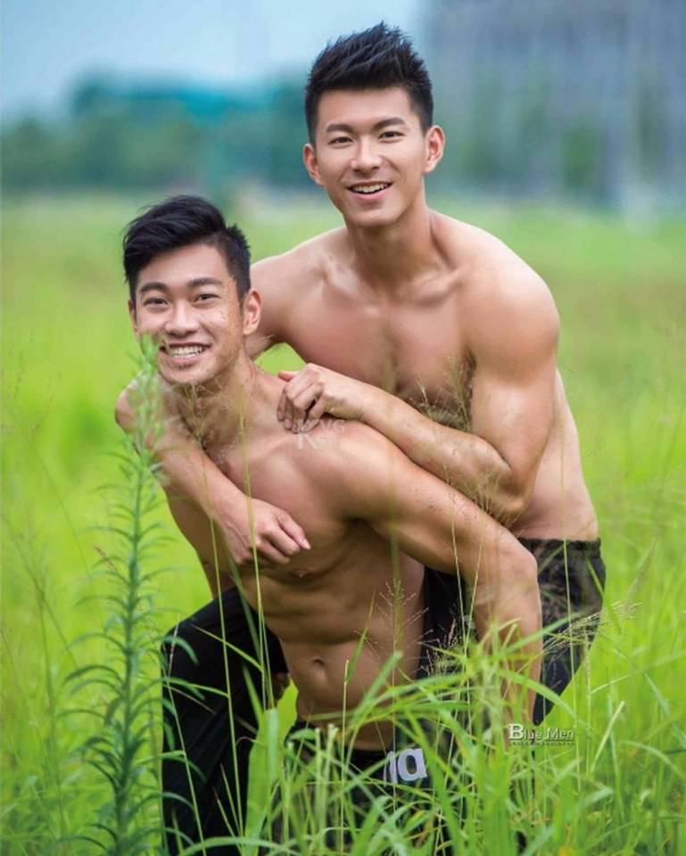 หนุ่มหล่อขึ้นปก 789