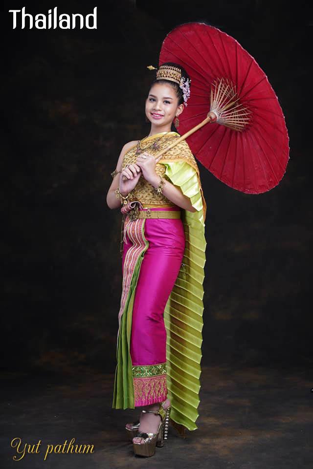 THAILAND 🇹🇭 | Thai national costume, ชุดไทยจักรพรรดิ