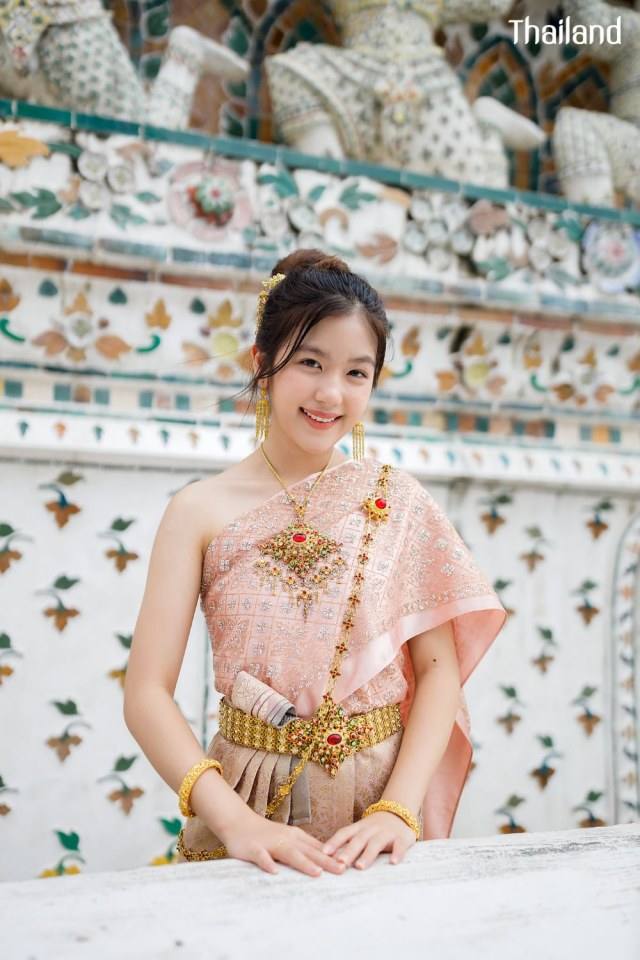 Thailand 🇹🇭 | Thai Traditional dress, ชุดไทย