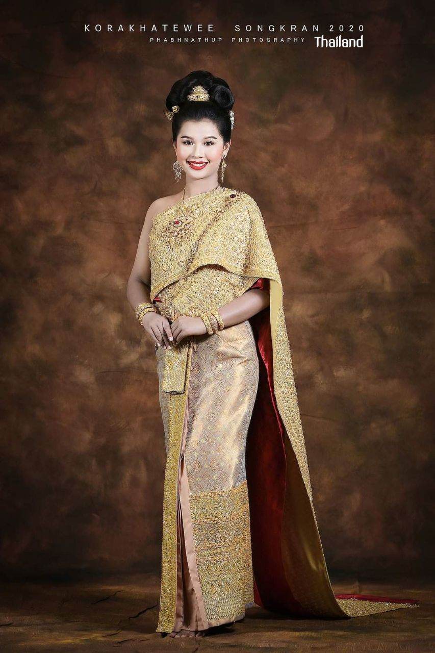 THAILAND 🇹🇭 | Thai national costume "Thai outfit" ชุดประจำชาติไทย