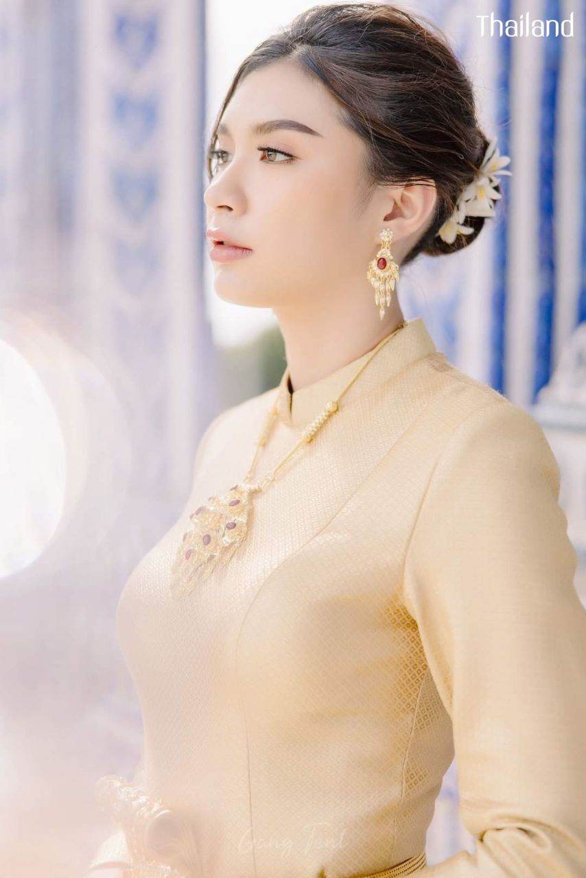THAILAND 🇹🇭 | THAI DRESS, ชุดไทยบรมพิมาน