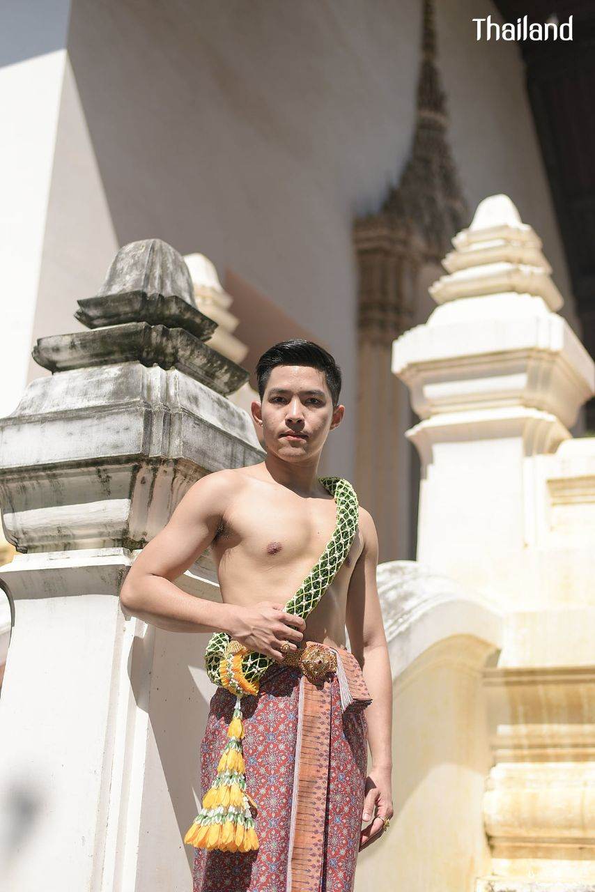 THAILAND 🇹🇭 | "Malai Krui - มาลัยครุย" Traditional Thai Flowers Art
