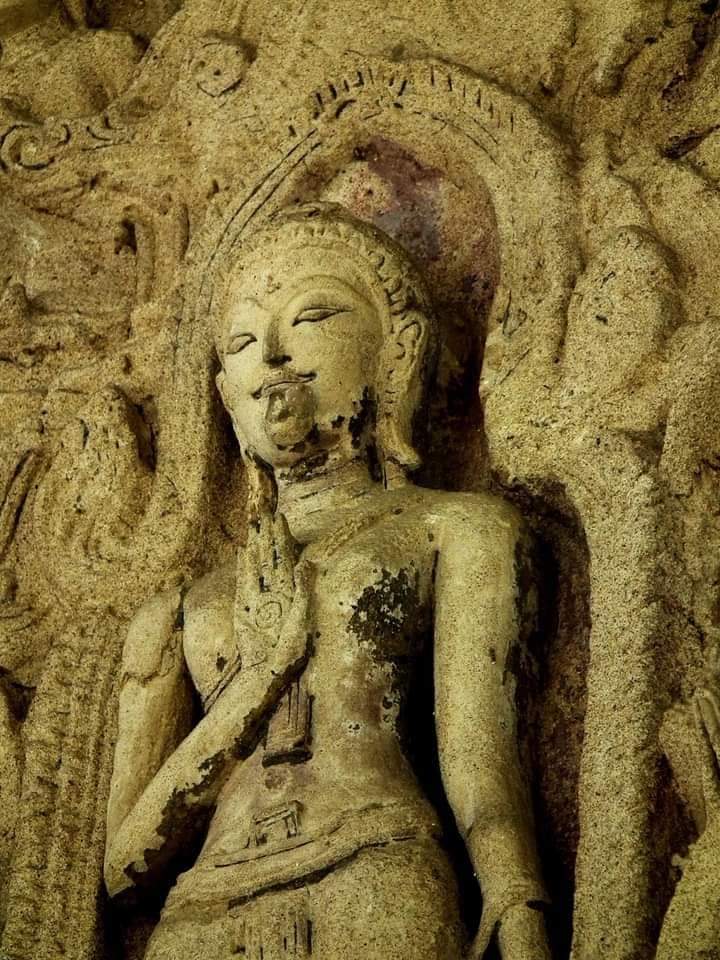THAILAND 🇹🇭 | Early Ayutthaya period stucco at Wat Lai temple, Lopburi province
