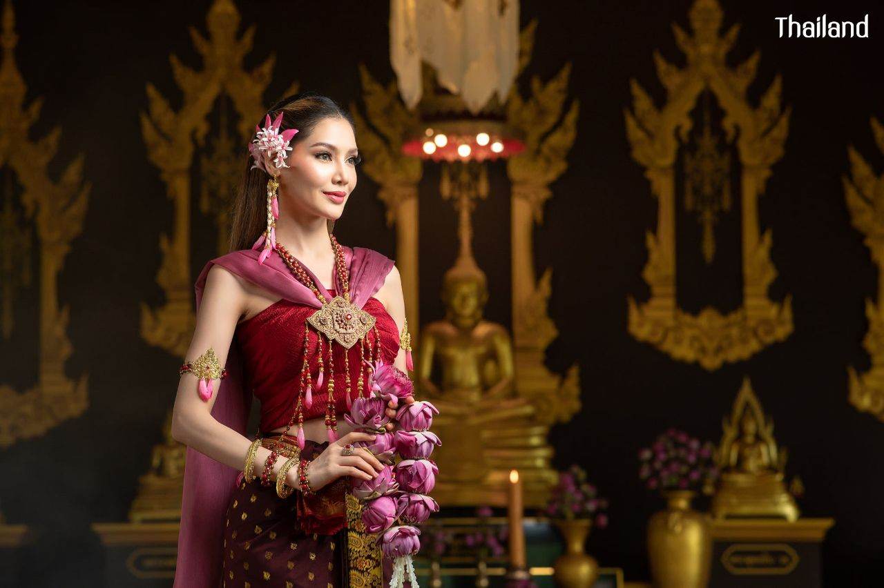 THAILAND 🇹🇭 | Thai traditional costume, ชุดไทย "นางประทุมวดี"