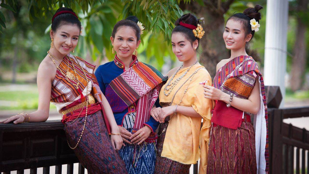 THAILAND 🇹🇭 | Isan traditional costume - การแต่งกายภาคอีสาน