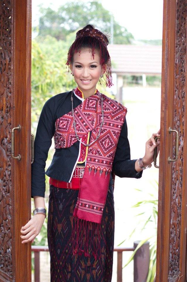 THAILAND 🇹🇭 | Phu Tai ethnic, ผู้ไทย กับผ้าไหมแพรวา