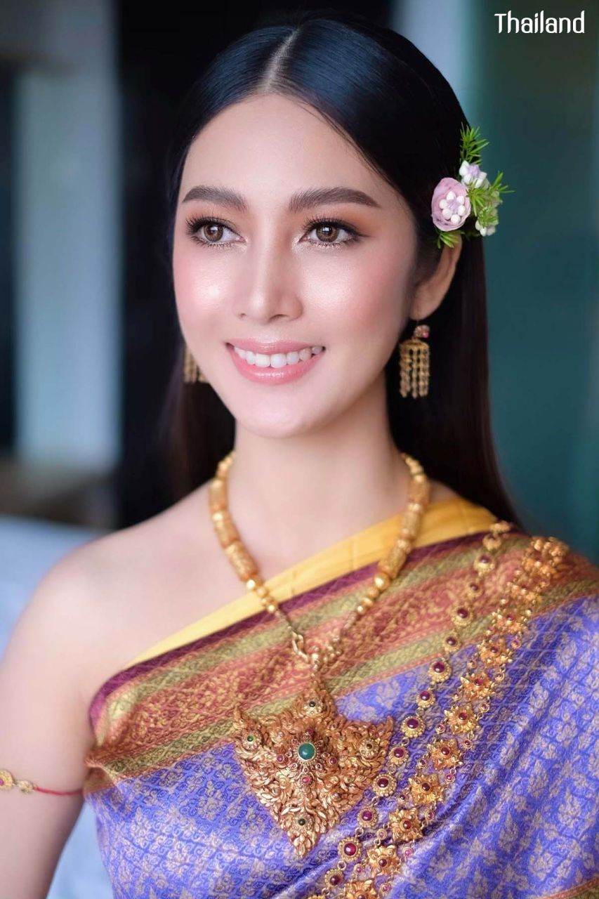 THAILAND 🇹🇭 | Thai Dress - Pha Lai Yang, ชุดไทย ผ้าลายอย่าง